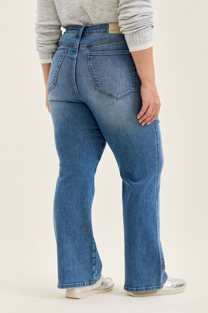 Judy Blue Women's Daisy Light Wash High-Rise Tummy Control Boot Cut Jeans 881162