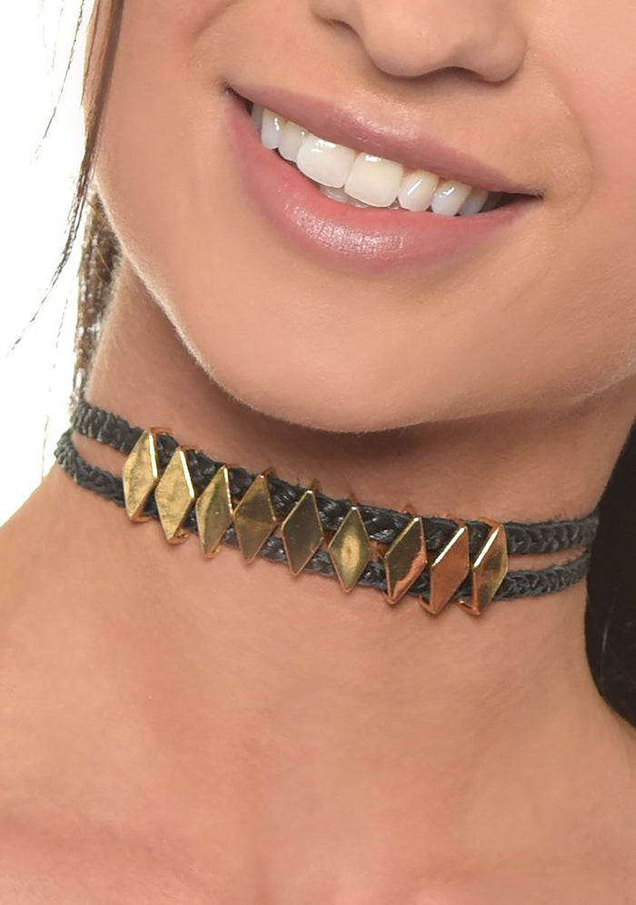 Ettika Just Rebellious Choker in black gold — model view