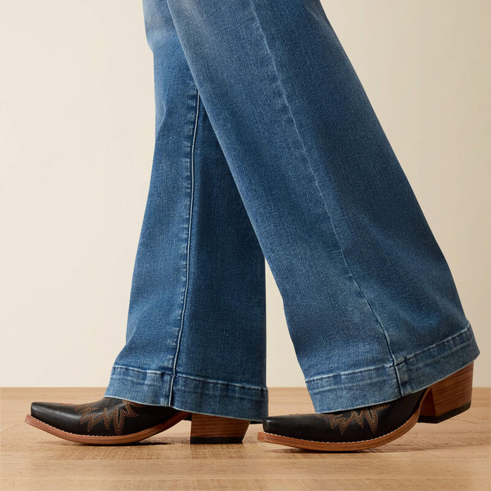 Ariat Women's Revel Medium Wash Ultra Stretch Mid Rise Vilma Trouser Jeans 10079053