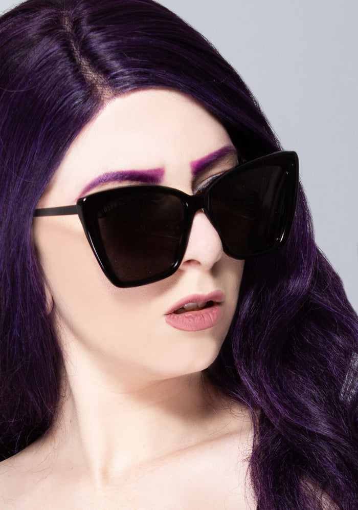 DIFF Eyewear Becky II Polarized Sunglasses in black dark smoke — model view
