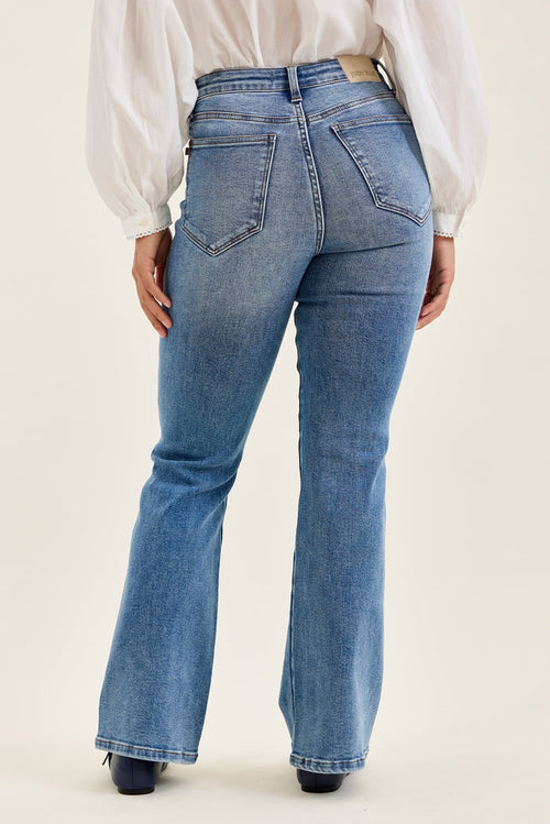 Judy Blue Women's Daisy Light Wash High-Rise Tummy Control Boot Cut Jeans 881162
