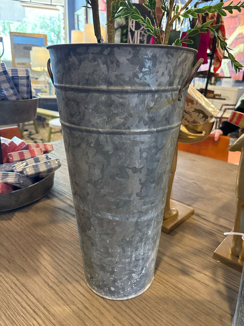 VASE TIN