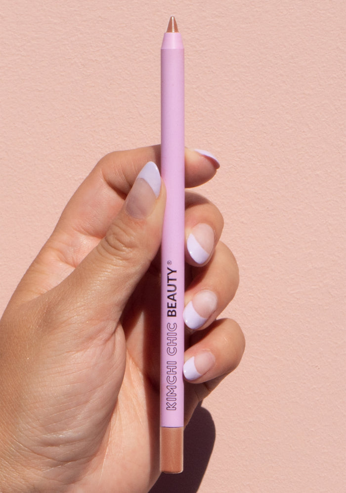 Kimchi Chic YOUR UNICORN MOUTH Lip Liner Pencil in 07 Honey brown with creamy pencil formula on rave makeup lip liner — model view